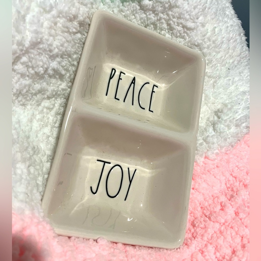 💸2/$20💸 Ceramic Peace and Joy Dish Set OS